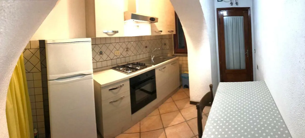 Appartamento Lungomare مارتْشانا مارينا شقة