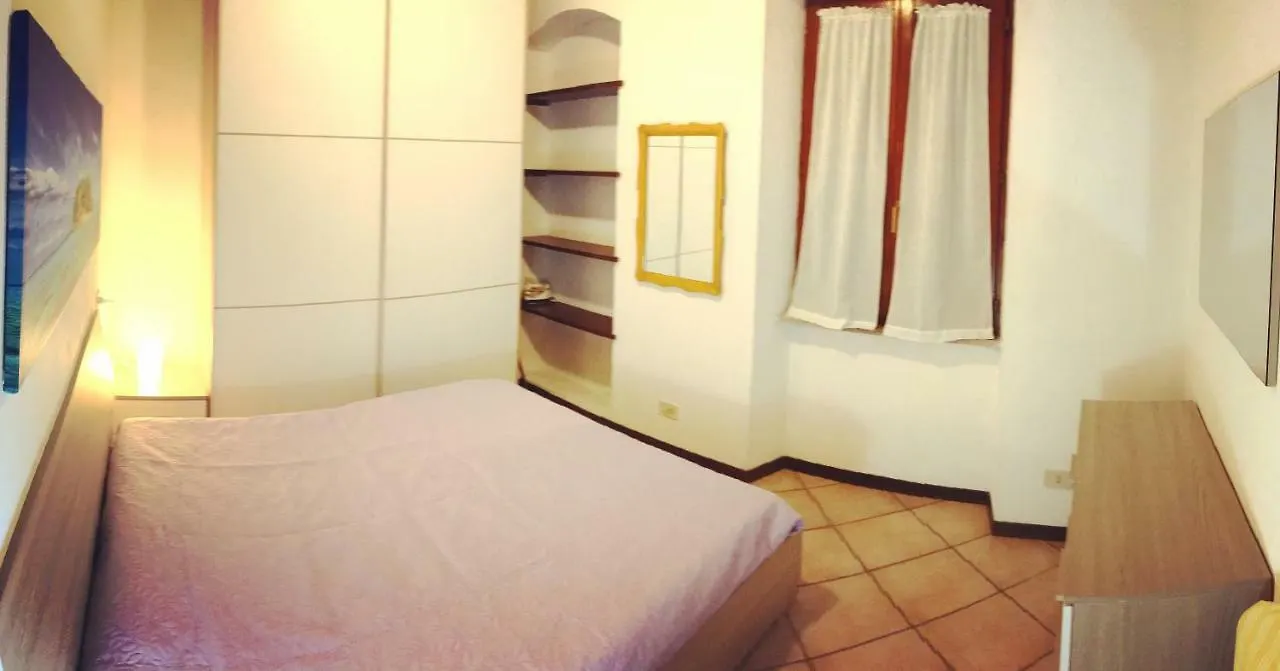 Appartamento Lungomare مارتْشانا مارينا