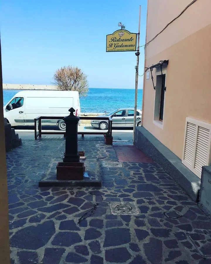 Appartamento Lungomare مارتْشانا مارينا 0*,