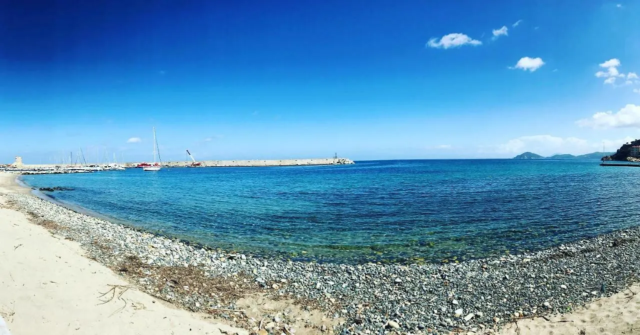 Appartamento Lungomare مارتْشانا مارينا 0*,  إيطاليا