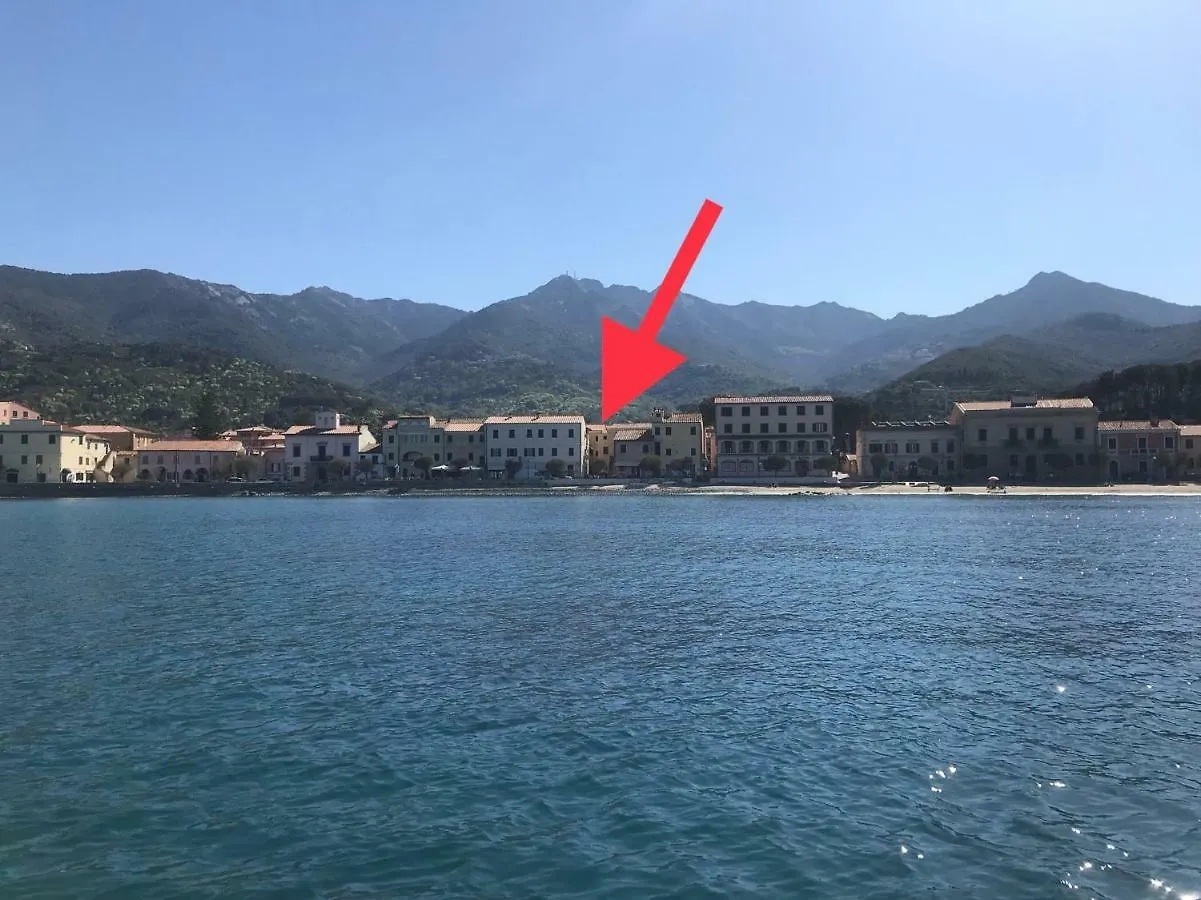 شقة Appartamento Lungomare مارتْشانا مارينا